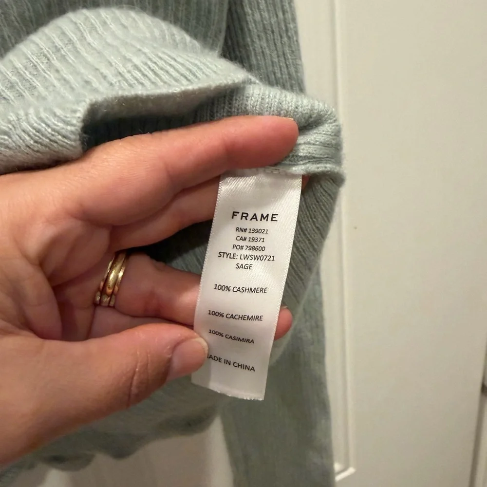 FRAME Light Green Ribbed Cashmere sweater